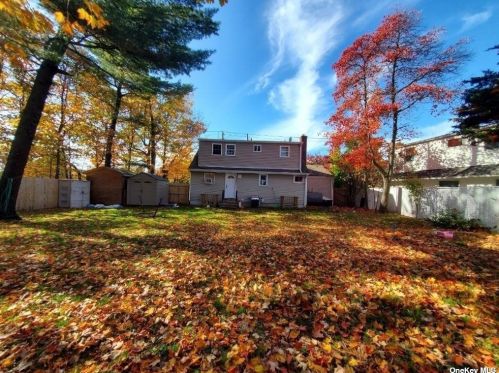 1101 Deer Park Ave, Babylon NY  11703-3107 exterior