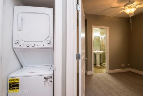 552 Deming Pl, Chicago IL 60614-5913 exterior