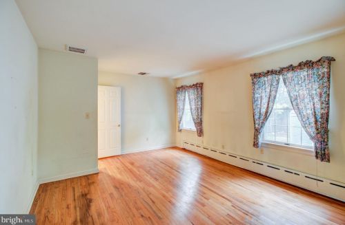 10 Clearview Ave, Trenton NJ 08619-1217 exterior