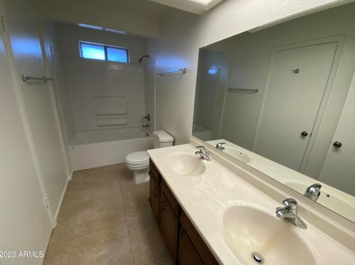 124 Bluefield Ave, Phoenix AZ 85032-1542 exterior