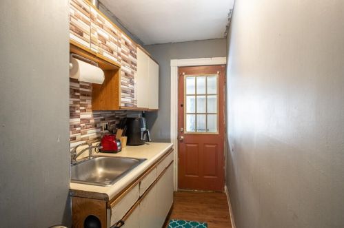 44 Uxbridge St, Worcester MA 01605-2502 exterior