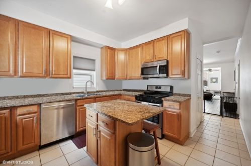 1742 Le Moyne St, Chicago IL 60622-1945 exterior