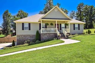 318 Farmway Dr, Cleveland, TN 37323-9420