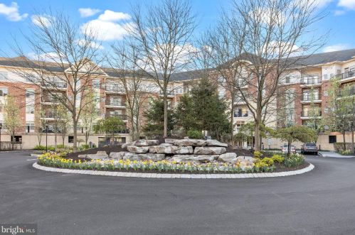 425 Carson Ter, Huntingdon Valley PA  19006-4720 exterior