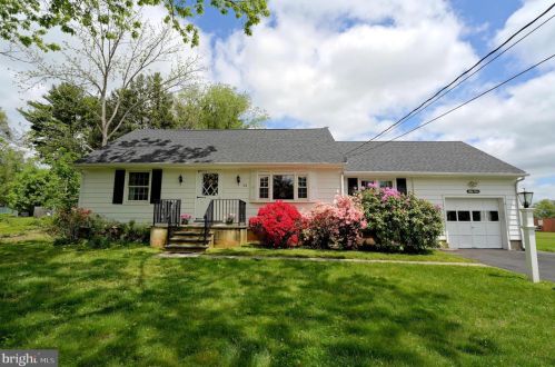 54 Craven Ln, Trenton, NJ 08648-1637