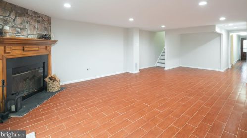 8122 Dorcas St, Philadelphia PA 19111-4112 exterior