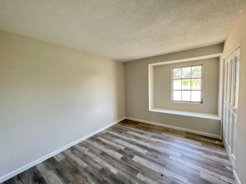 102 Lakehurst, Fort Pierce FL 34983-2545 exterior