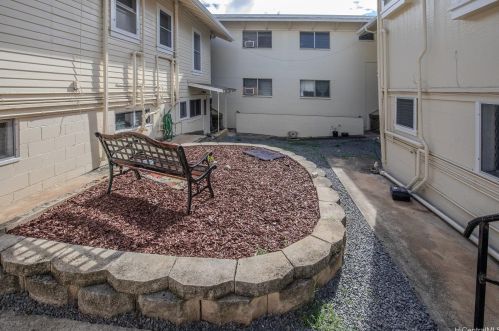 810 Grn St, Honolulu HI 96813-2131 exterior