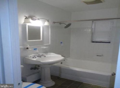 3701 Connecticut Ave, Washington DC  20008-4553 exterior