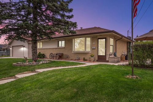 7023 Morgan Ave, Milwaukee, WI 53220-1216