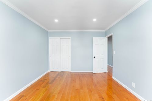 1153 223 St, Bronx NY 10466-5832 exterior