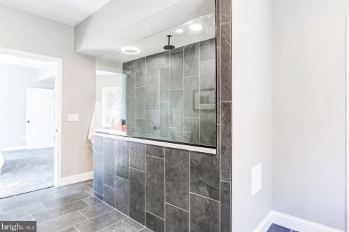 30 Race Ave, Lancaster PA 17603-3149 exterior