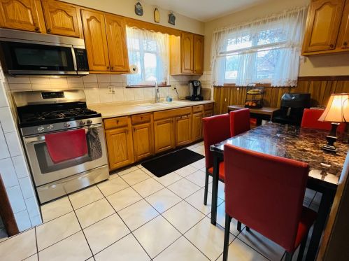 7773 Karlov Ave, Chicago IL 60652-3605 exterior