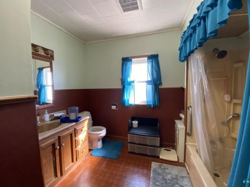 1203 57th Ave, Duluth MN 55807-2422 exterior