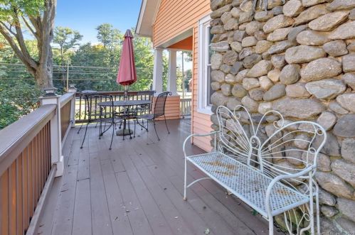 448 New Haven Ave, Derby CT 06418-2518 exterior