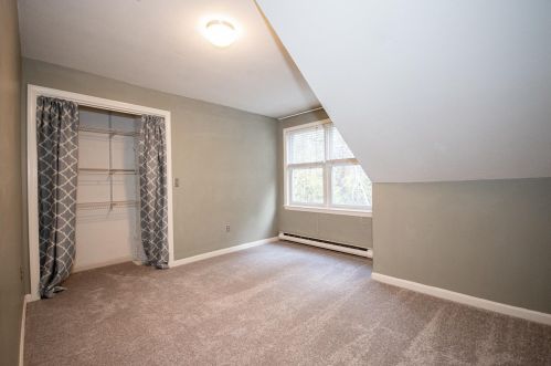 13 Bellamy Wood, Dover NH 03820-9378 exterior