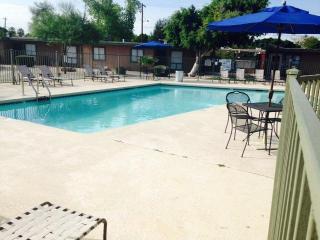 2408 Myrtle Ave, Phoenix AZ  85021-7626 exterior