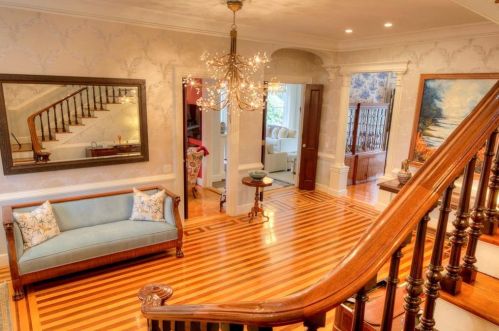 437 Bellevue Ave, Middletown RI 02840-4115 exterior