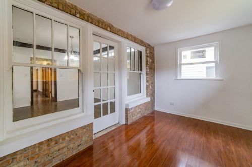 7225 Bennett Ave, Chicago IL  60649-2905 exterior