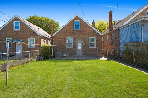 5548 Kilbourn Ave, Chicago IL  60629-4808 exterior