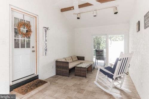 966 Claire Ave, Huntingdon Valley PA 19006-8623 exterior