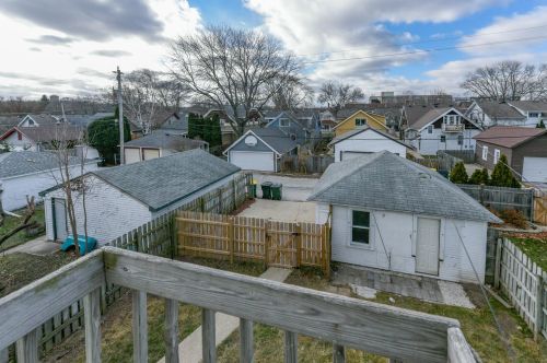 3531 Murray Ave, Milwaukee WI  53211-2525 exterior