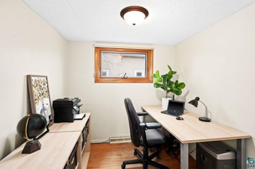 1439 Minnesota Ave, Duluth MN 55802-2429 exterior