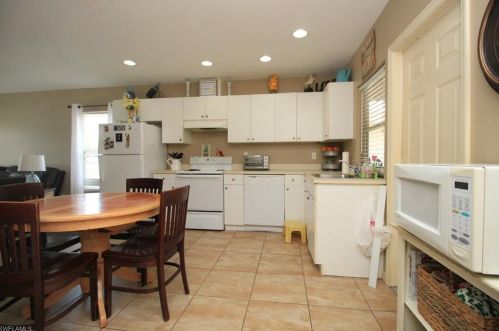 2400 55th Ter, Naples FL 34116-5594 exterior