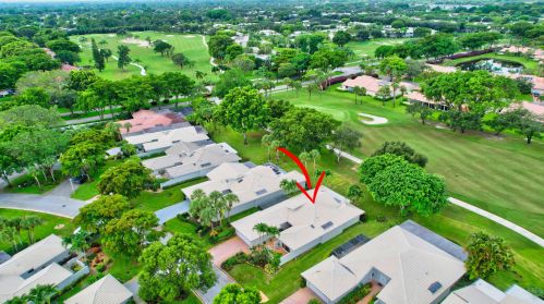 24 Gln Dr, Boynton Beach FL 33436-6208 exterior