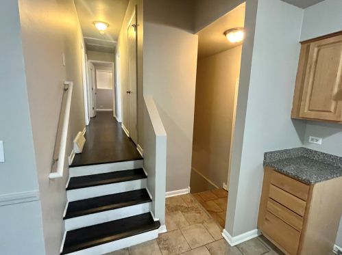 1358 109 Pl, Chicago IL 60655-4002 exterior