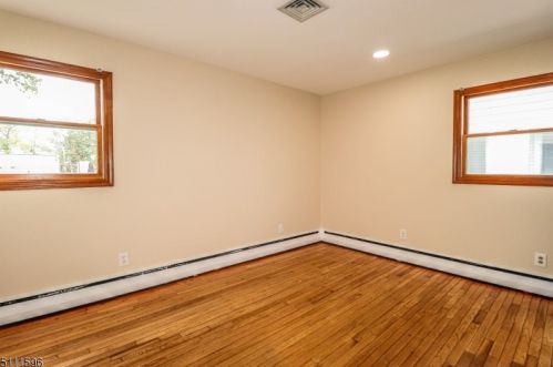 6 Melvin Ave, Iselin NJ 08830-2439 exterior