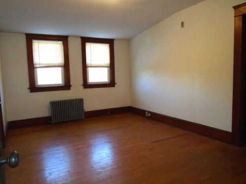 347 Greenville Ave, Providence RI  02919-2634 exterior