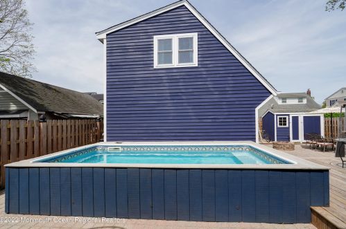 1231 Fleming Ave, Point Pleasant Beach NJ 08742-4040 exterior