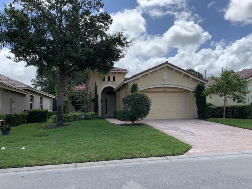 9132 Short Chip Cir, Fort Pierce FL  34986-2802 exterior