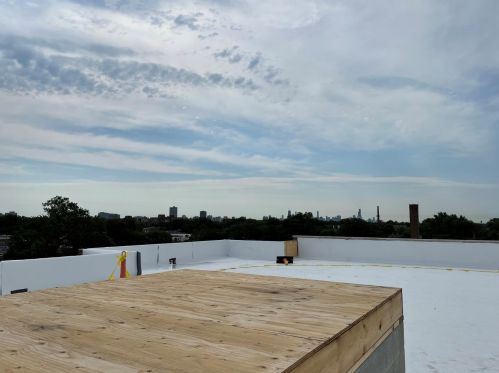 1824 Foster Ave, Chicago IL 60640-1052 exterior