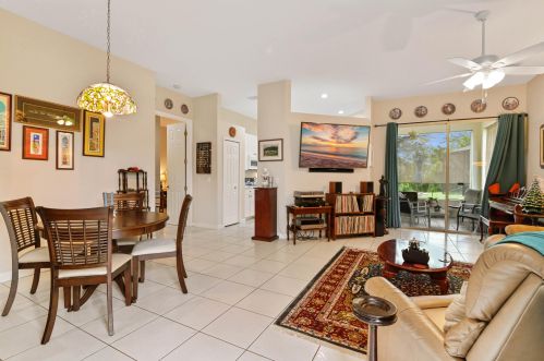 540 New Castle Cv, Fort Pierce FL 34986-3406 exterior