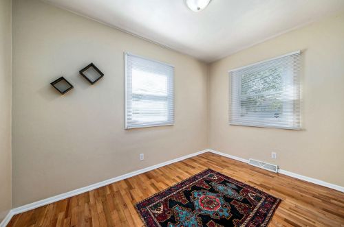 1629 Cobb Ave, Kalamazoo MI 49007-1707 exterior