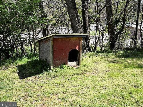 795 Abbottstown Pike, Hanover PA 17331-8235 exterior