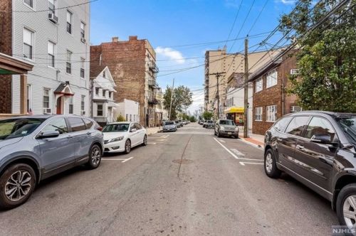 161 St, Union City NJ 07087-5439 exterior