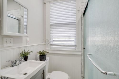 30 Cloverhill Pl, Montclair NJ 07042-4818 exterior