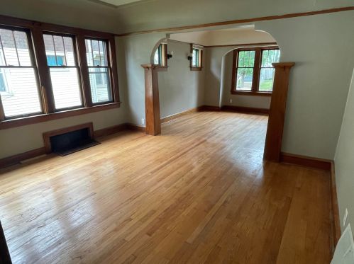 4866 37th St, Milwaukee WI  53221-2570 exterior