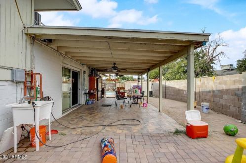 3326 Evans Dr, Phoenix AZ 85032-5575 exterior