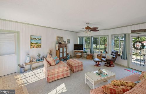 1165 Fox Run Ter, Hanover PA 17331-8742 exterior