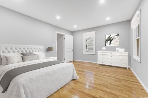 4031 Rombouts Ave, Bronx NY  10466-2513 exterior