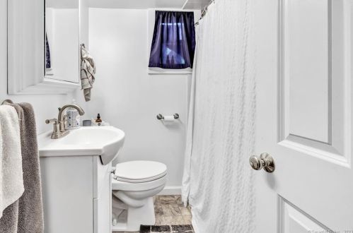 291 Rowayton Ave, Norwalk CT 06853-1628 exterior