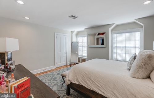 2101 Delancey St, Philadelphia PA 19103-6408 exterior