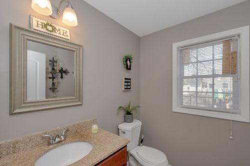 77 Laurence St, Springfield MA 01104-2609 exterior