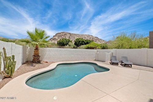 1424 Cathedral Rock Dr, Phoenix AZ 85048-8910 exterior