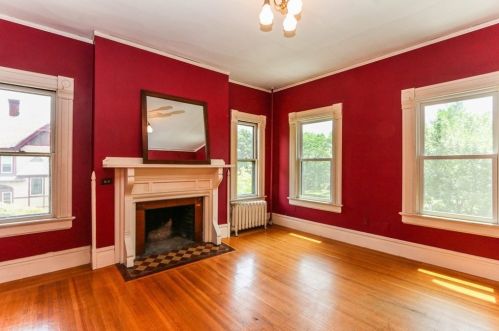 95 Dartmouth St, Springfield MA 01109-3909 exterior