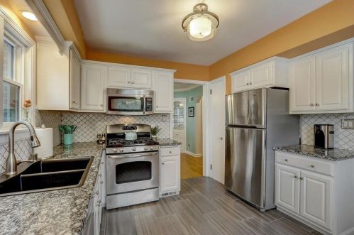 2472 73 St, Milwaukee WI 53213-1212 exterior